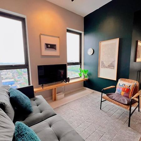 Studio Staycation D'Sara @ Linked Mrt, Near Thomson Hospital & Sungai Buloh Hospital 外观 照片