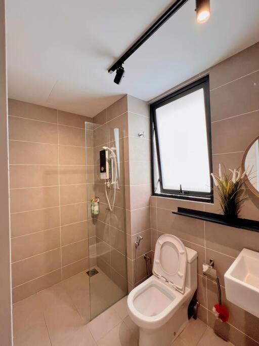 Studio Staycation D'Sara @ Linked Mrt, Near Thomson Hospital & Sungai Buloh Hospital 外观 照片